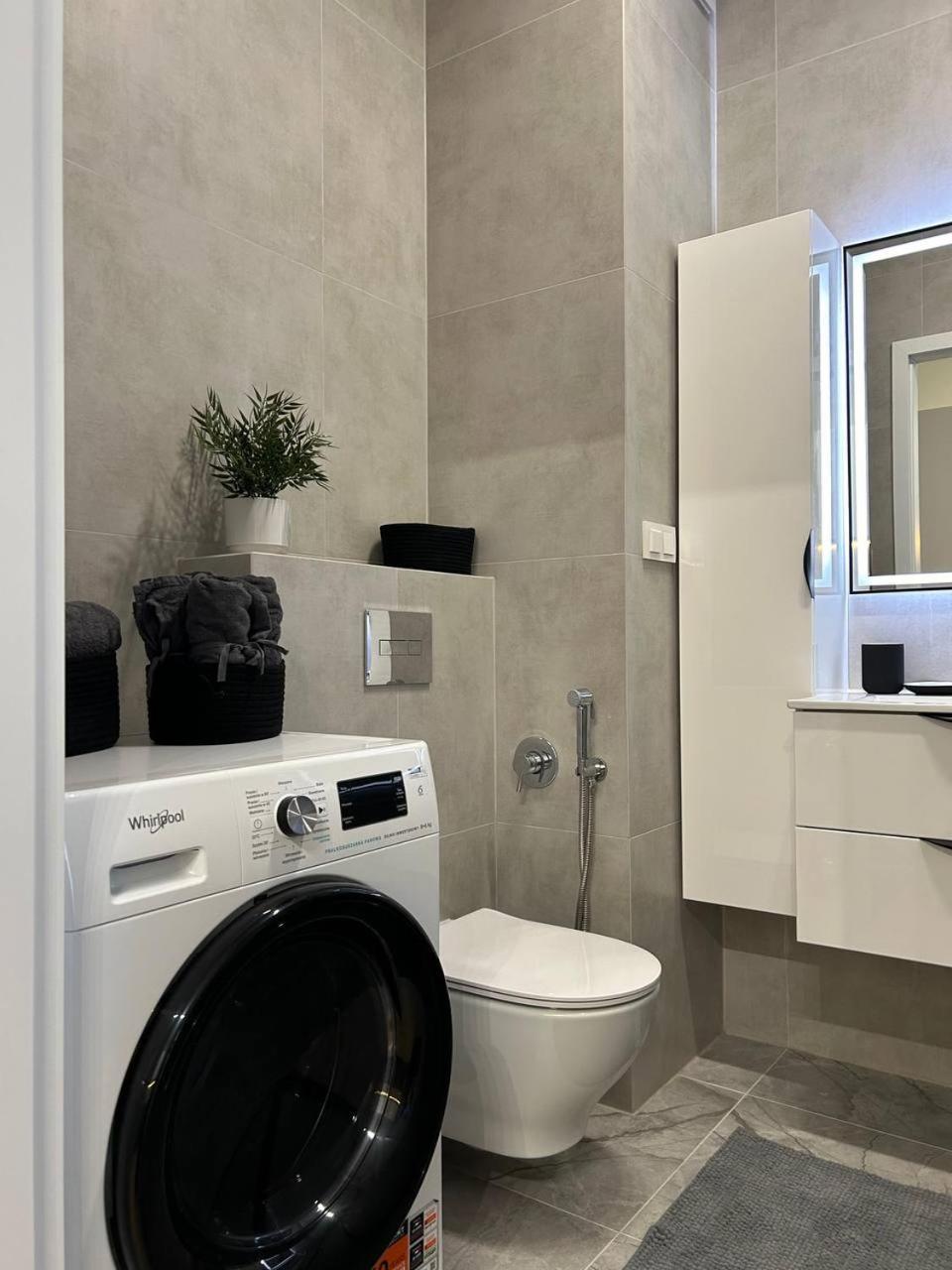 Warsaw Airport Apartment Екстериор снимка